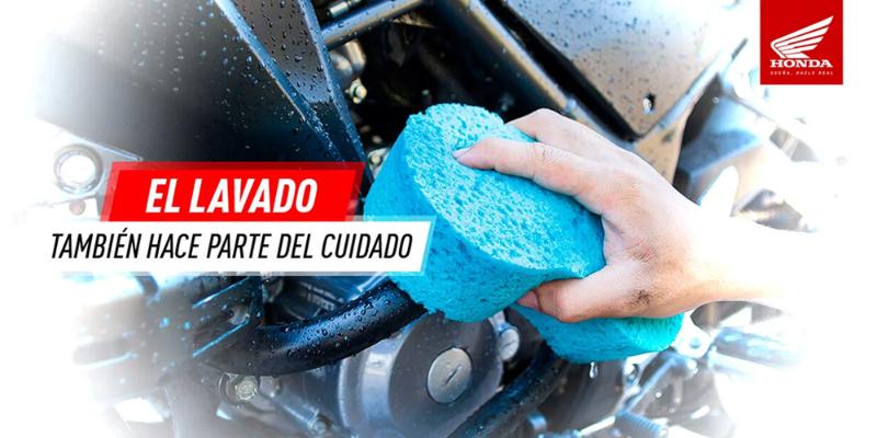 Sencillos pasos para lavar tu moto mientras estás en casa